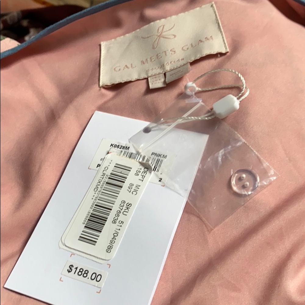 Gal meets Glam Isadora Floral Print wrap Dress. S2 - Picture 15 of 16